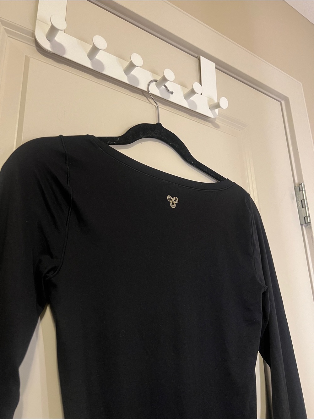 TNA Golden  AIRBUTTER™ AEROBIC BODYSUIT | Aritzia AIRBUTTER AEROBIC BODYSUIT - Picture 6 of 6